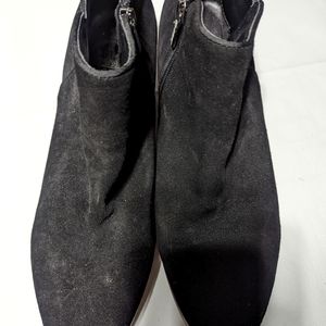New no tags Crown Vintage size 11 women's boots suede black